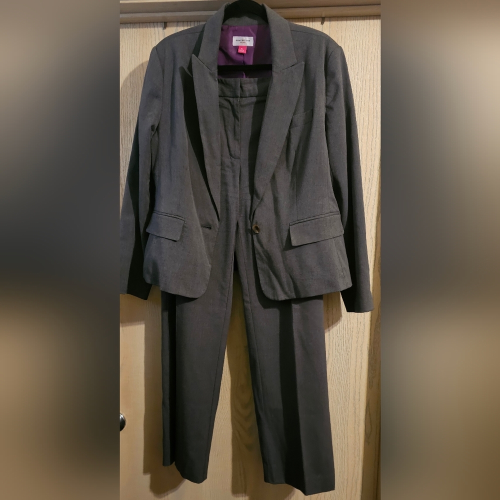 Isaac Mizrahi Charcoal Gray Pant/Blazer Suit